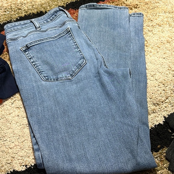 Silver Jeans Blue Straight Leg Denim with Light Wash Women’s W32/L31 EUC - Picture 8 of 10